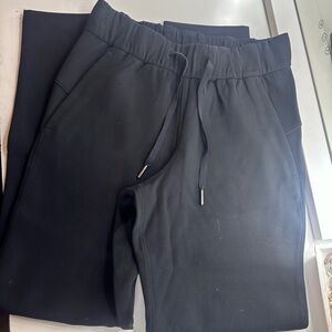 Lululemon On The Fly 7/8 pant woven.